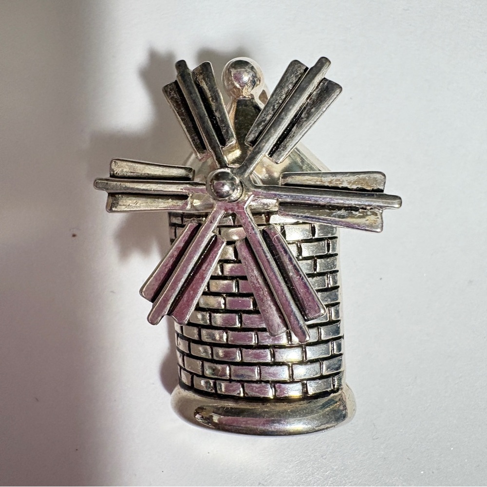 Vintage 1980s Charming Silver tone, Windmill Brooch with spinning blades